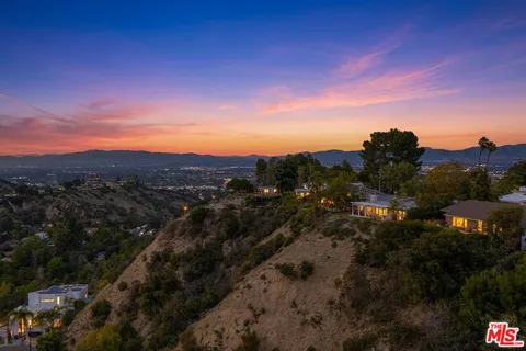$2,295,000 | 3823 Cody Road, Sherman Oaks, CA 91403