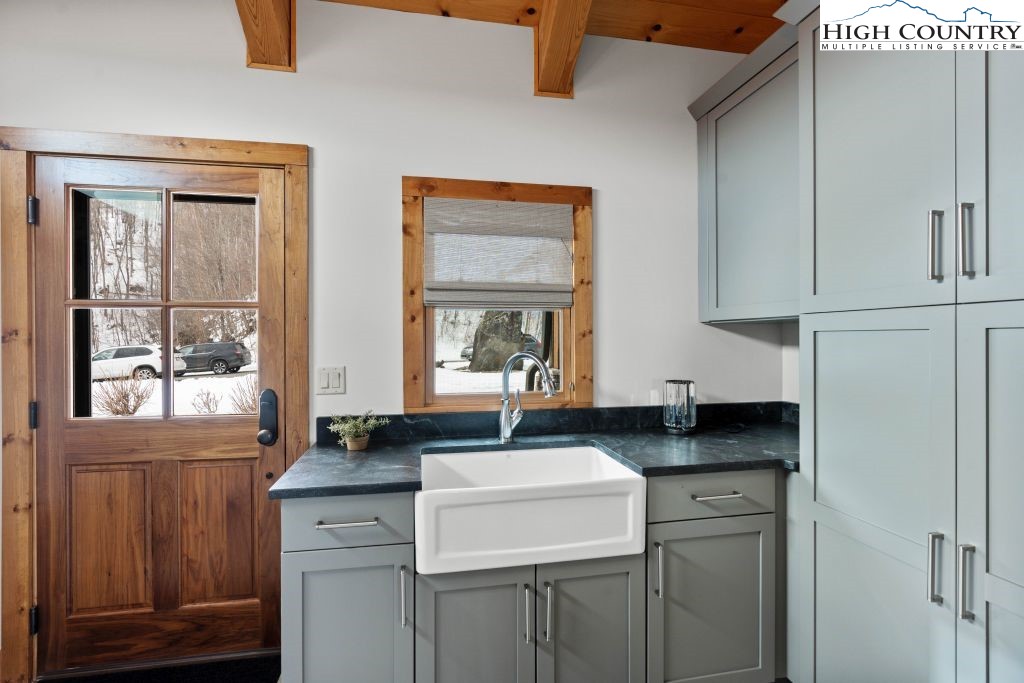 331 May Apple Trail Newland, NC 28657 - Photo 32 of 48