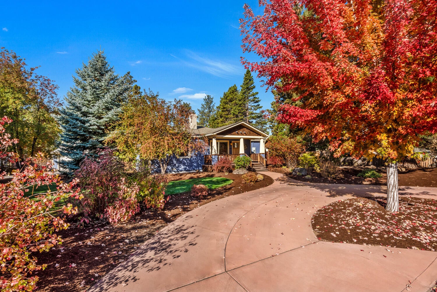 809 Northeast 9th Street Bend, OR 97701 - Photo 3 of 42 Circular Driveway