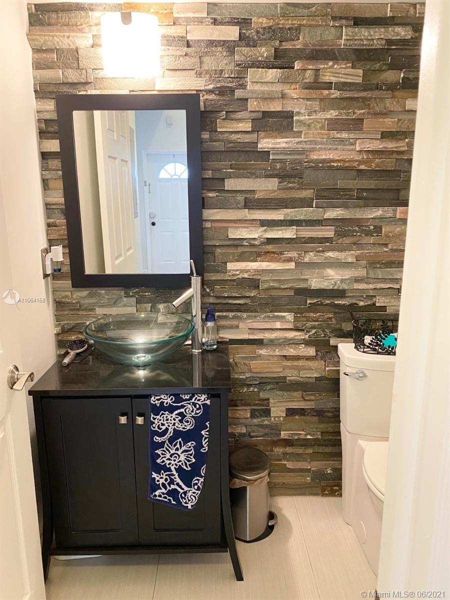 599 Racquet Club Road, Unit 6817 Weston, FL 33326 - Photo 6 of 17