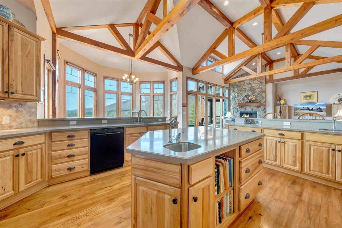 144 Seven Ridges Road Hot Springs, VA 24445 - Photo 14 of 99 14 Tiled Backsplash