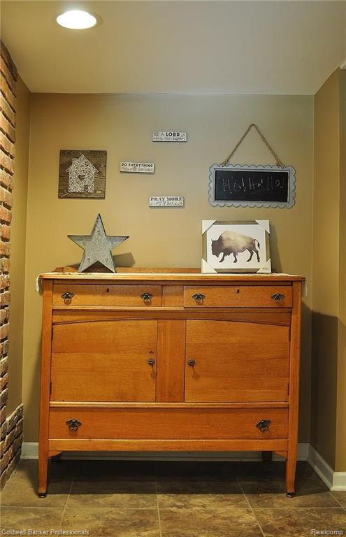 295 Red Oak Lane Rochester Hills, MI 48307 - Photo 31 of 39