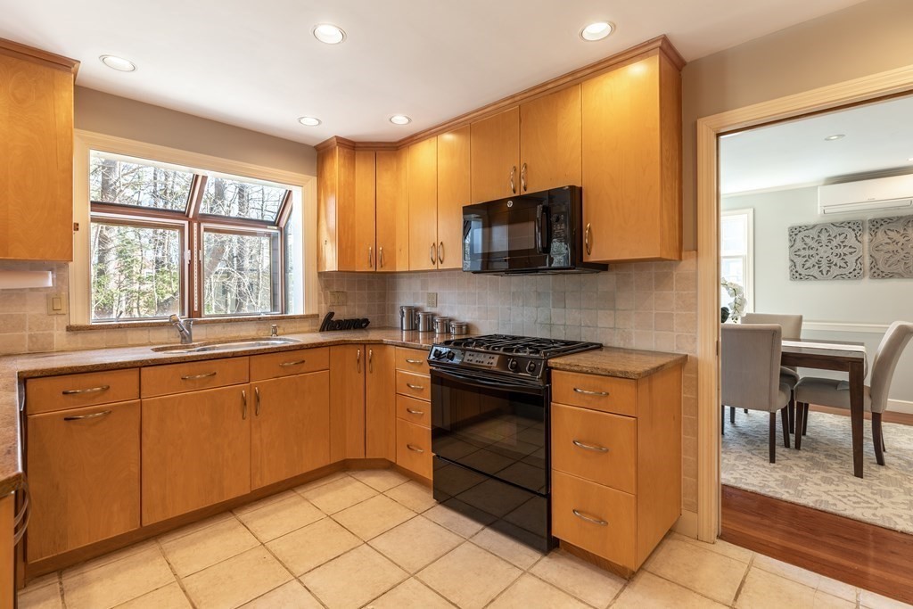 11 Blake Road Lexington, MA 02420 - Photo 10 of 34