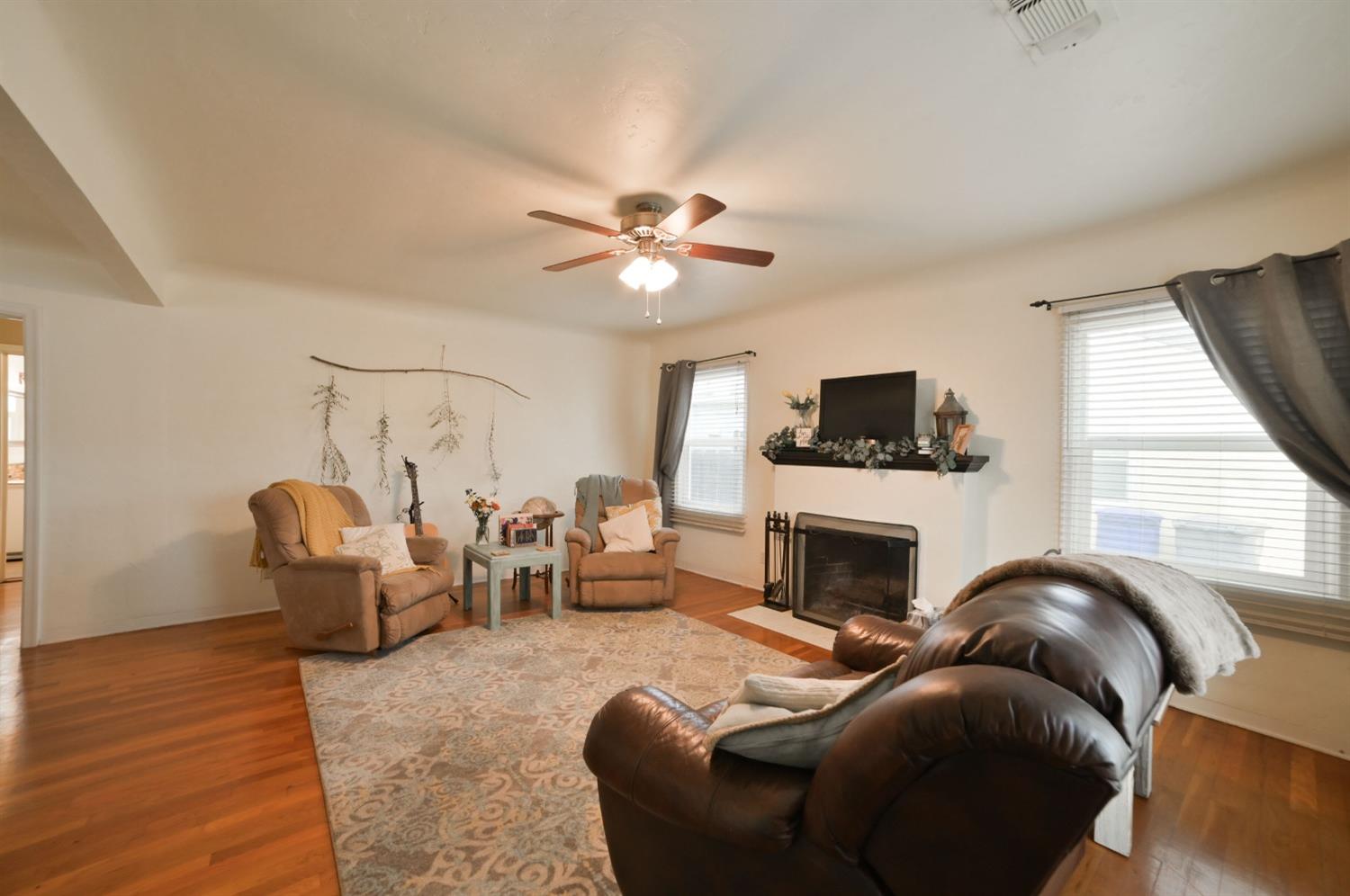 170 West Myrtle Avenue Reedley, CA 93654 - Photo 3 of 46 Gallery Image 3
