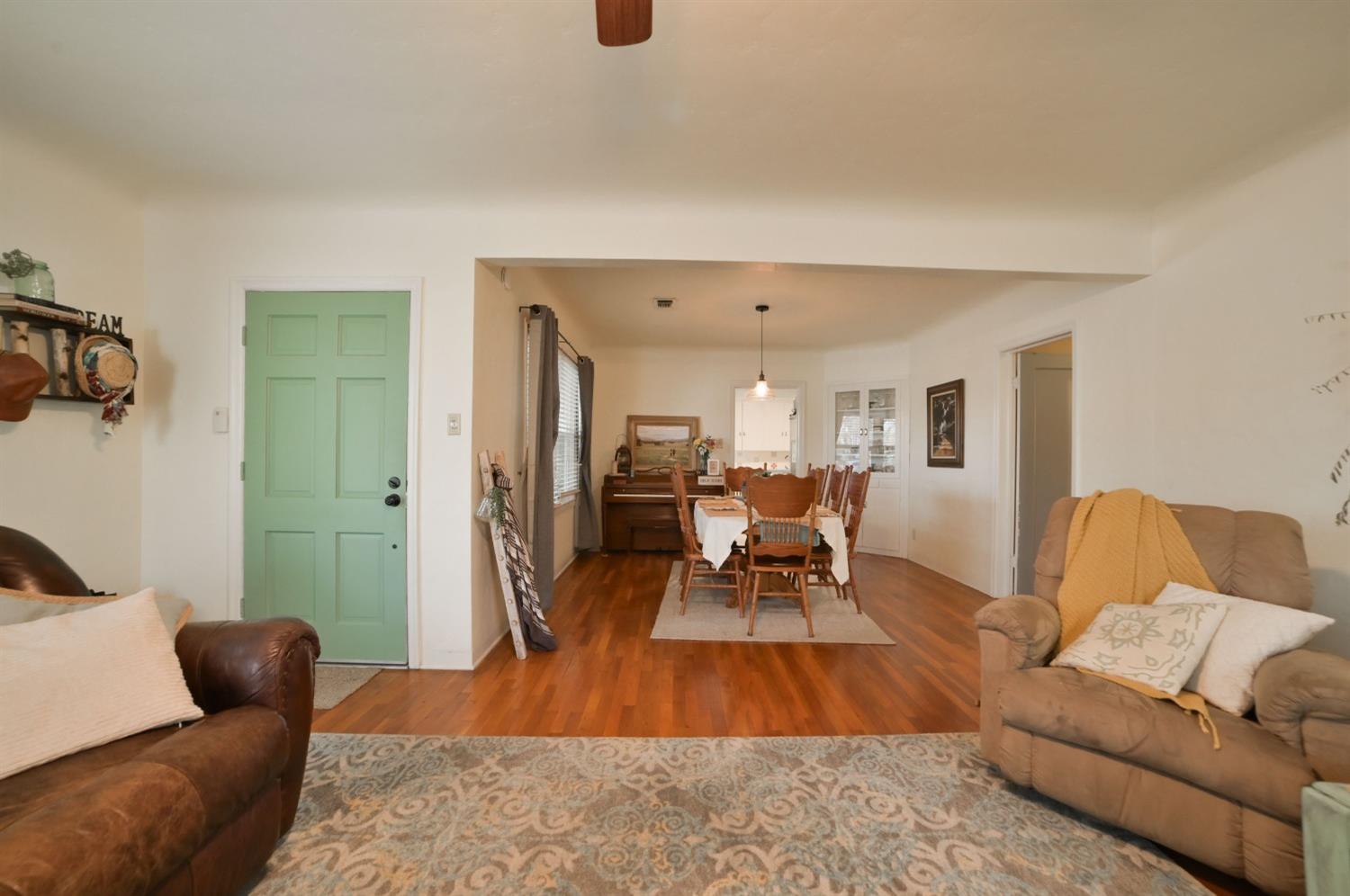 170 West Myrtle Avenue Reedley, CA 93654 - Photo 5 of 46 Gallery Image 5