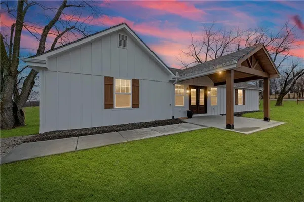 $514,900 | 17391 Highway 371, Faucett, MO 64448