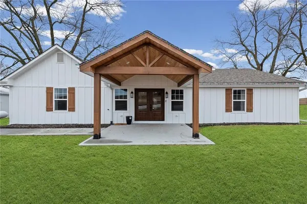 $499,000 | 17391 Highway 371, Faucett, MO 64448