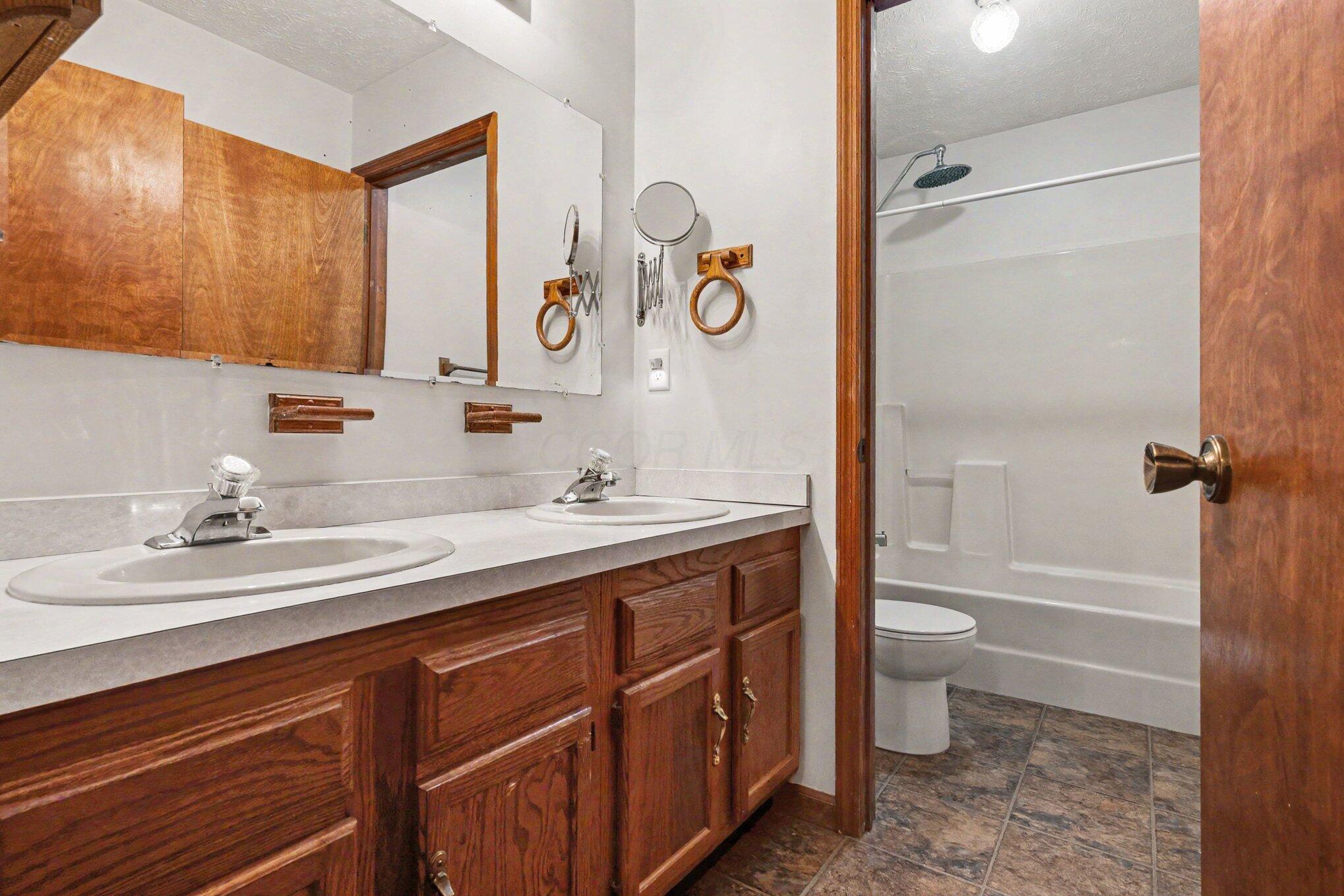 3376 Kropp Road Grove City, OH 43123 - Photo 13 of 38