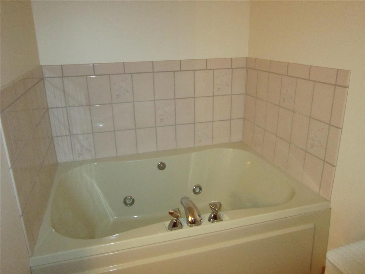 9150 East Grandview Road Traverse City, MI 49684 - Photo 21 of 47 1791443-20.JPG