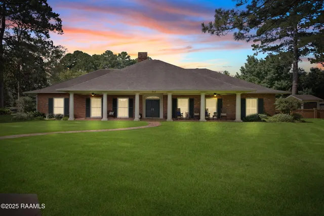 $560,000 | 313 Darby Lane, New Iberia, LA 70560