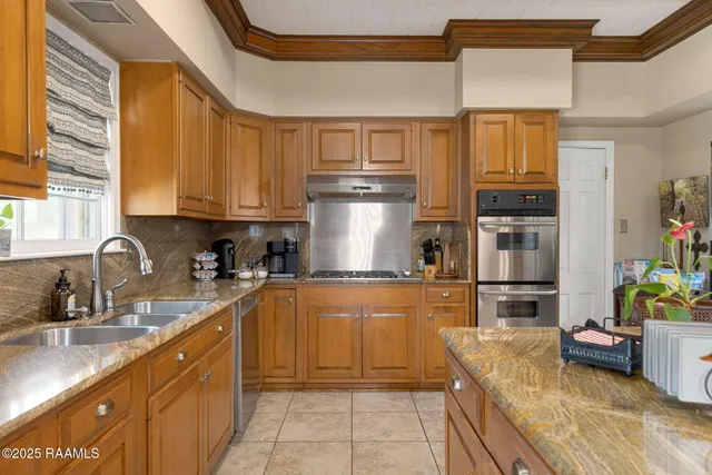 $560,000 | 313 Darby Lane, New Iberia, LA 70560