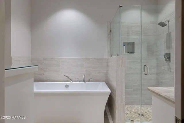 $560,000 | 313 Darby Lane, New Iberia, LA 70560