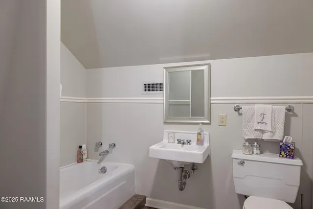 $560,000 | 313 Darby Lane, New Iberia, LA 70560