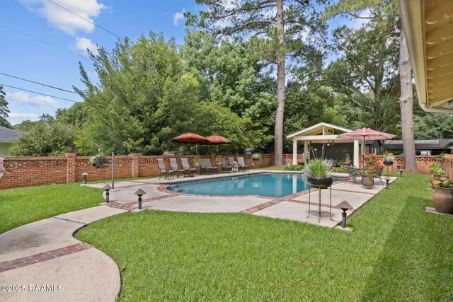 $560,000 | 313 Darby Lane, New Iberia, LA 70560