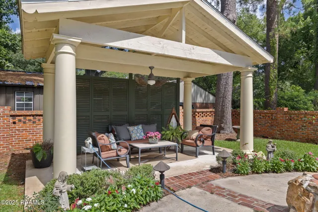 $560,000 | 313 Darby Lane, New Iberia, LA 70560