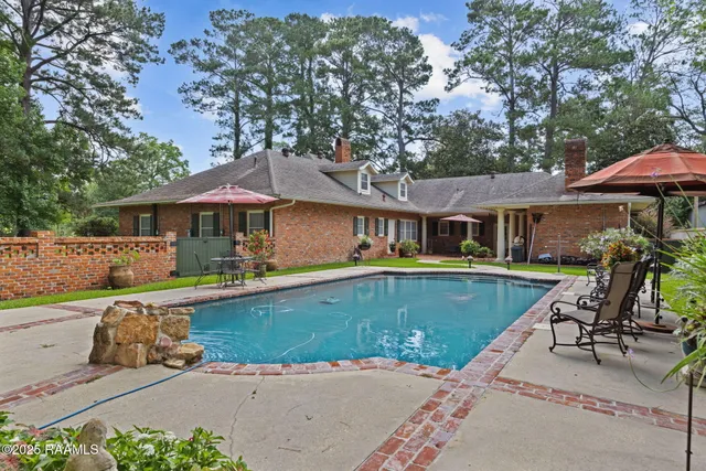 $560,000 | 313 Darby Lane, New Iberia, LA 70560