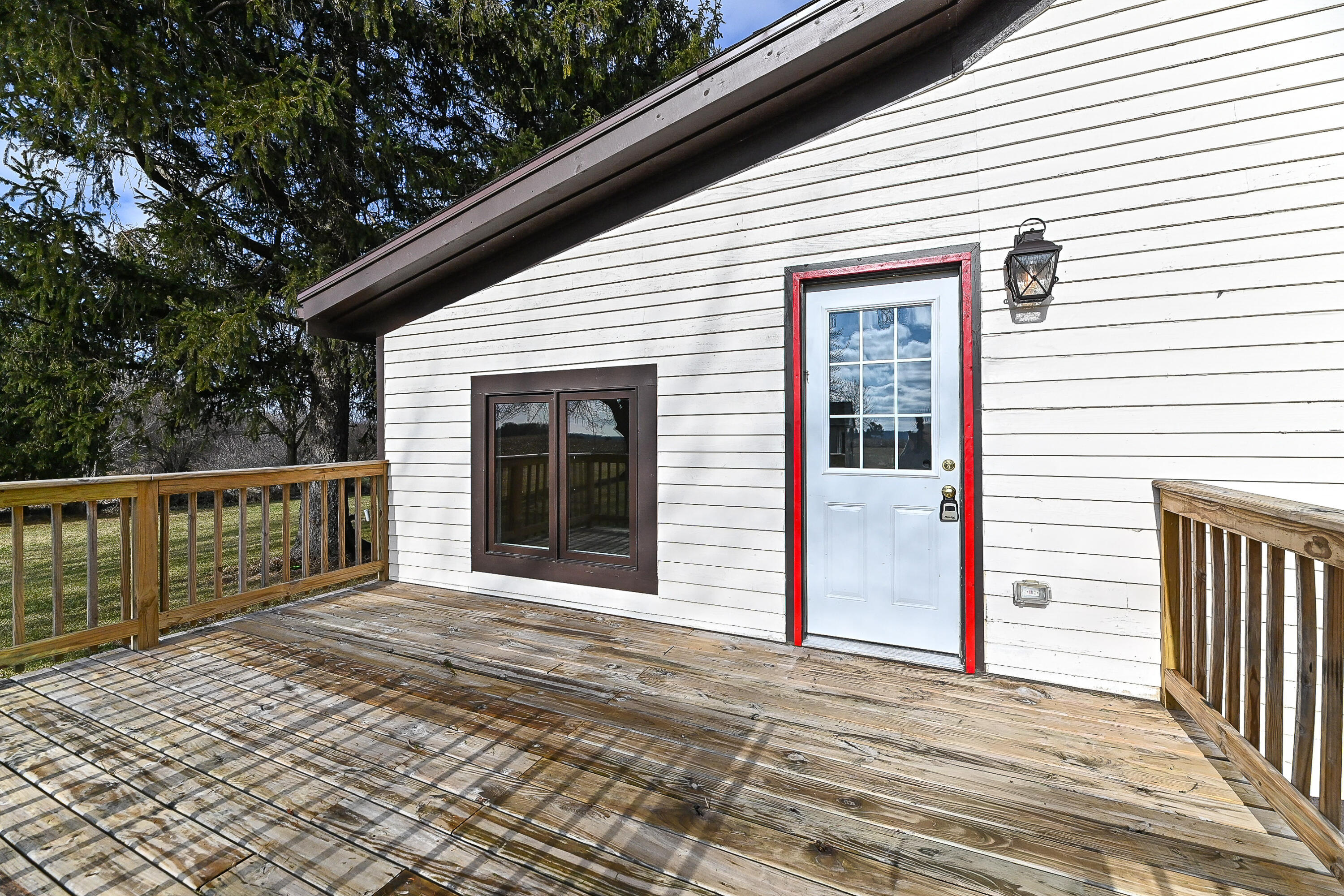 N6267 County Rd P Richmond, WI 53115 - Photo 27 of 36 Deck