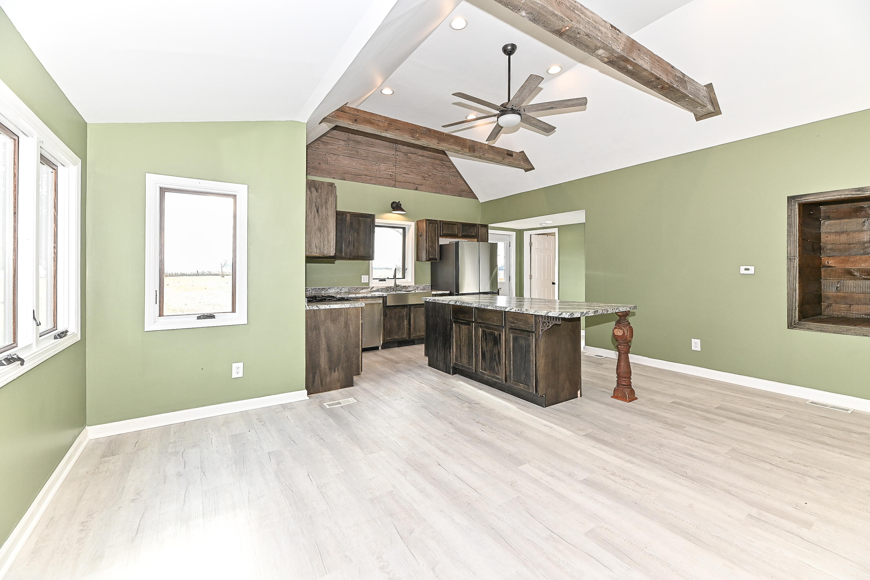 N6267 County Rd P Richmond, WI 53115 - Photo 5 of 36 Kitchen Island