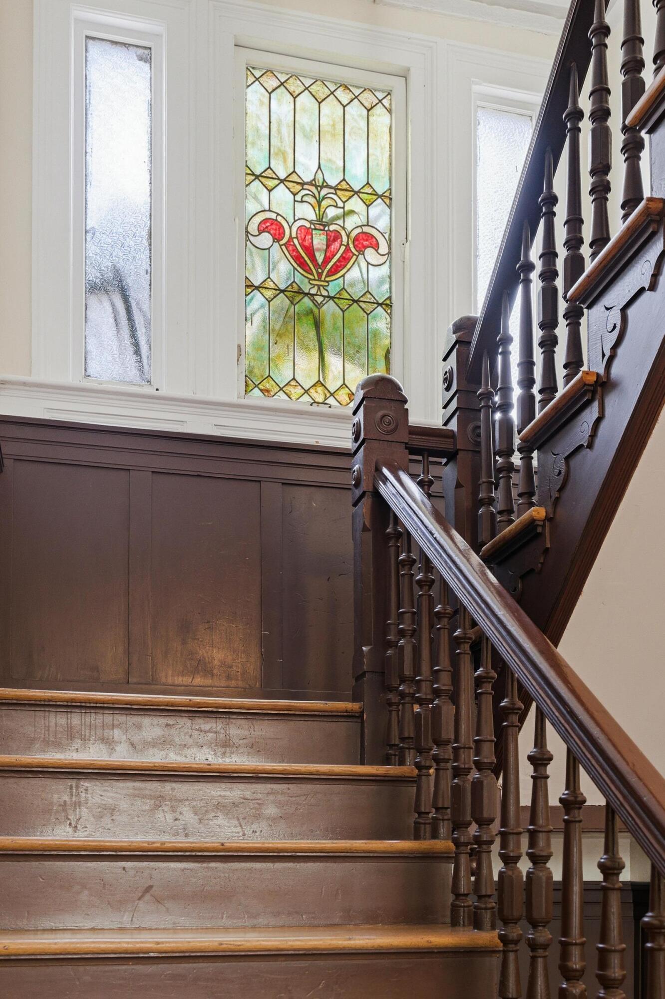 33 Pitt Street, Unit 3 Charleston, SC 29401 - Photo 12 of 26 staircase