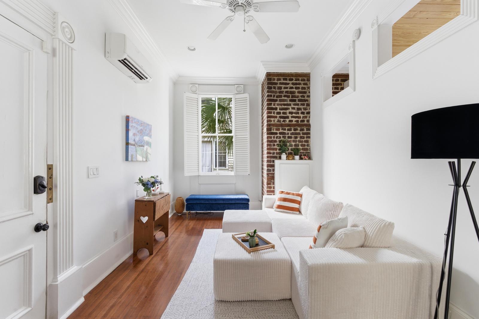 33 Pitt Street, Unit 3 Charleston, SC 29401 - Photo 2 of 26 living room