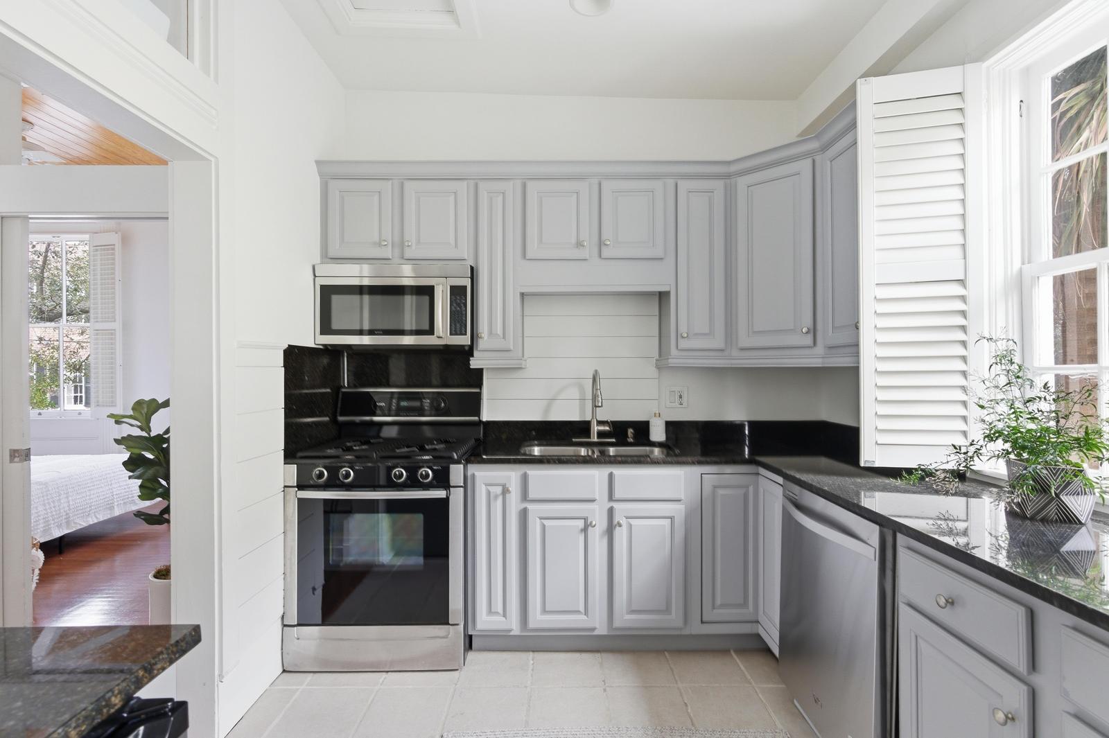 33 Pitt Street, Unit 3 Charleston, SC 29401 - Photo 7 of 26 kitchen