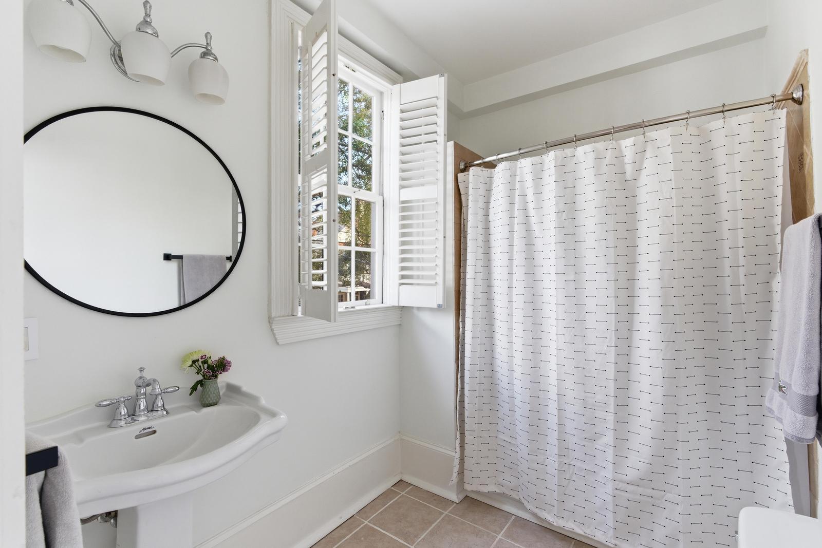 33 Pitt Street, Unit 3 Charleston, SC 29401 - Photo 9 of 26 bathroom