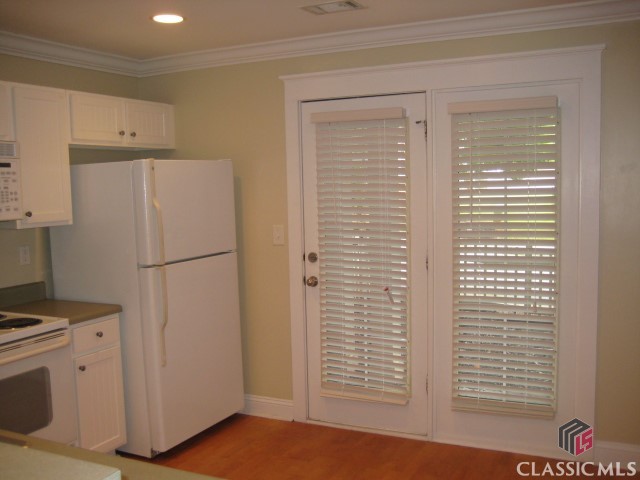 1035 South Barnett Shoals Road, Unit 412 Athens, GA 30605 - Photo 3 of 12 Gallery Image 3