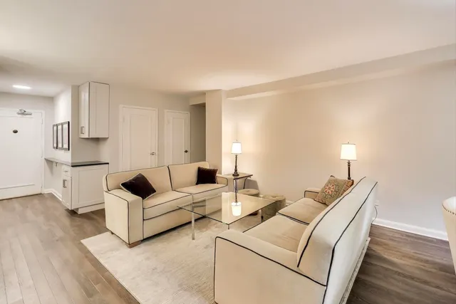 $315,000 | 1350 North Astor Street, Unit 4C, Chicago, IL 60610