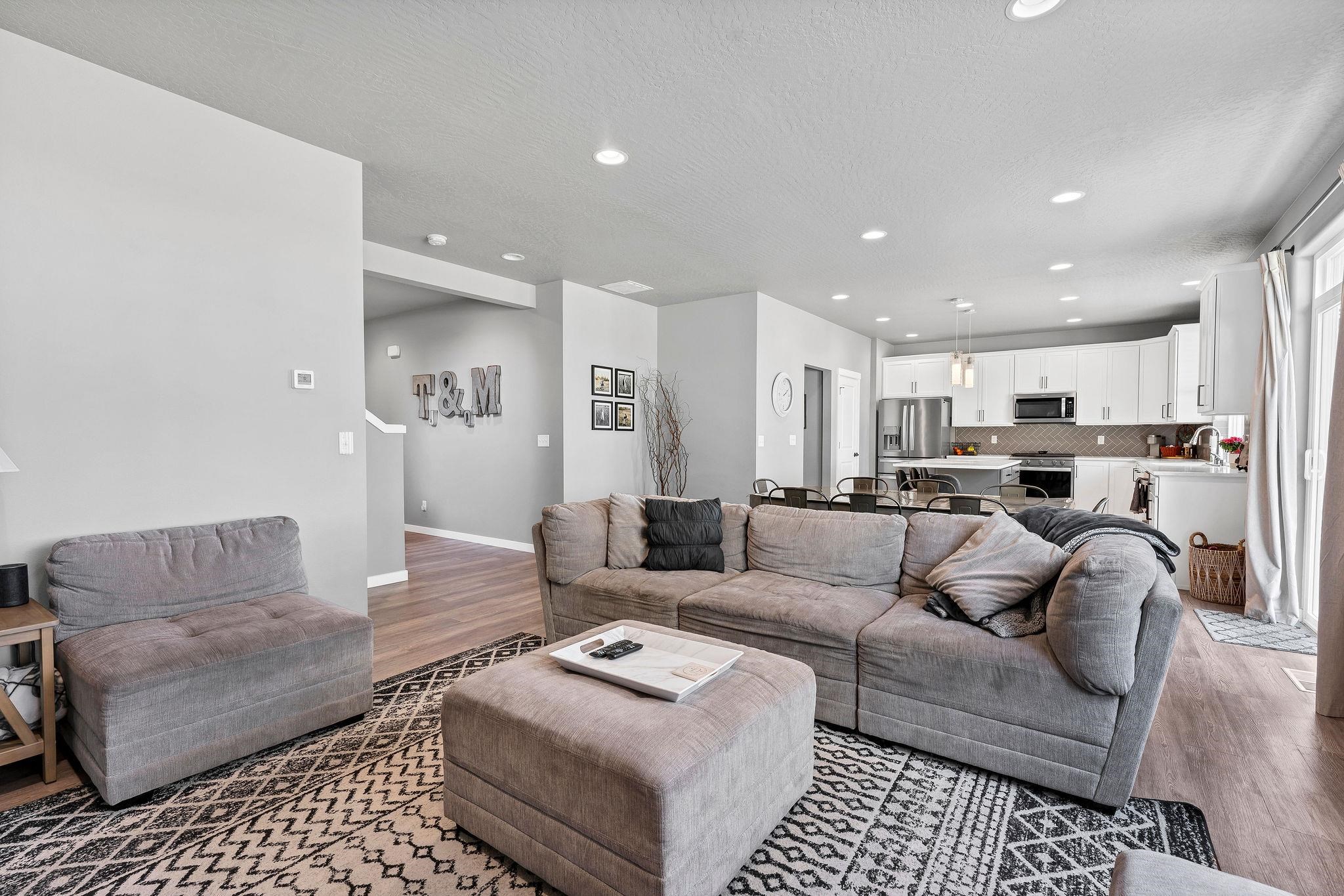 548 West Raptor Peak Drive Spokane, WA 99224 - Photo 9 of 47