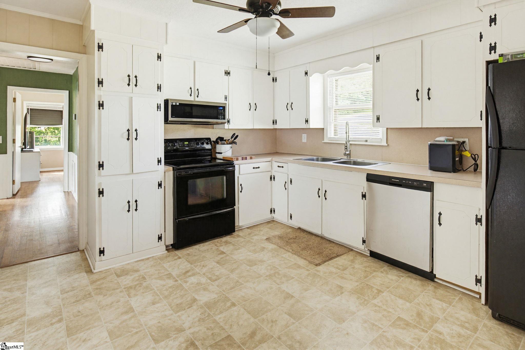 107 Wilson Road Anderson, SC 29625 - Photo 9 of 32