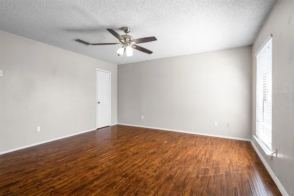 $2,100 | 710 Peach Court, Grapevine, TX 76051