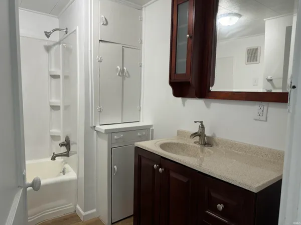 $800 | 2110 East Yale Avenue, Muncie, IN 47303