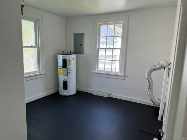 $800 | 2110 East Yale Avenue, Muncie, IN 47303