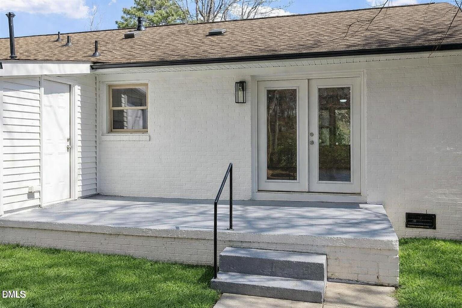 4610 Revere Road Durham, NC 27713 - Photo 25 of 27 4610 Revere patio