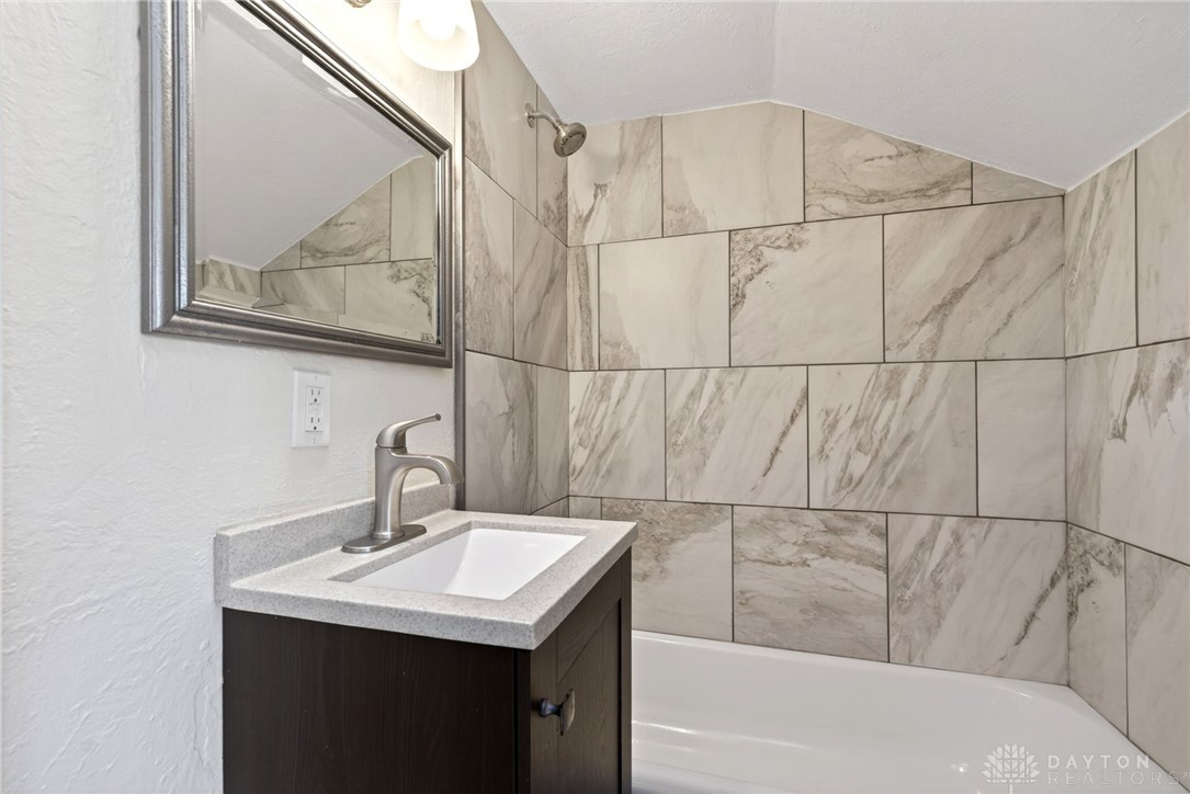 2930 Robin Road Kettering, OH 45409 - Photo 20 of 48 Gallery Image 20