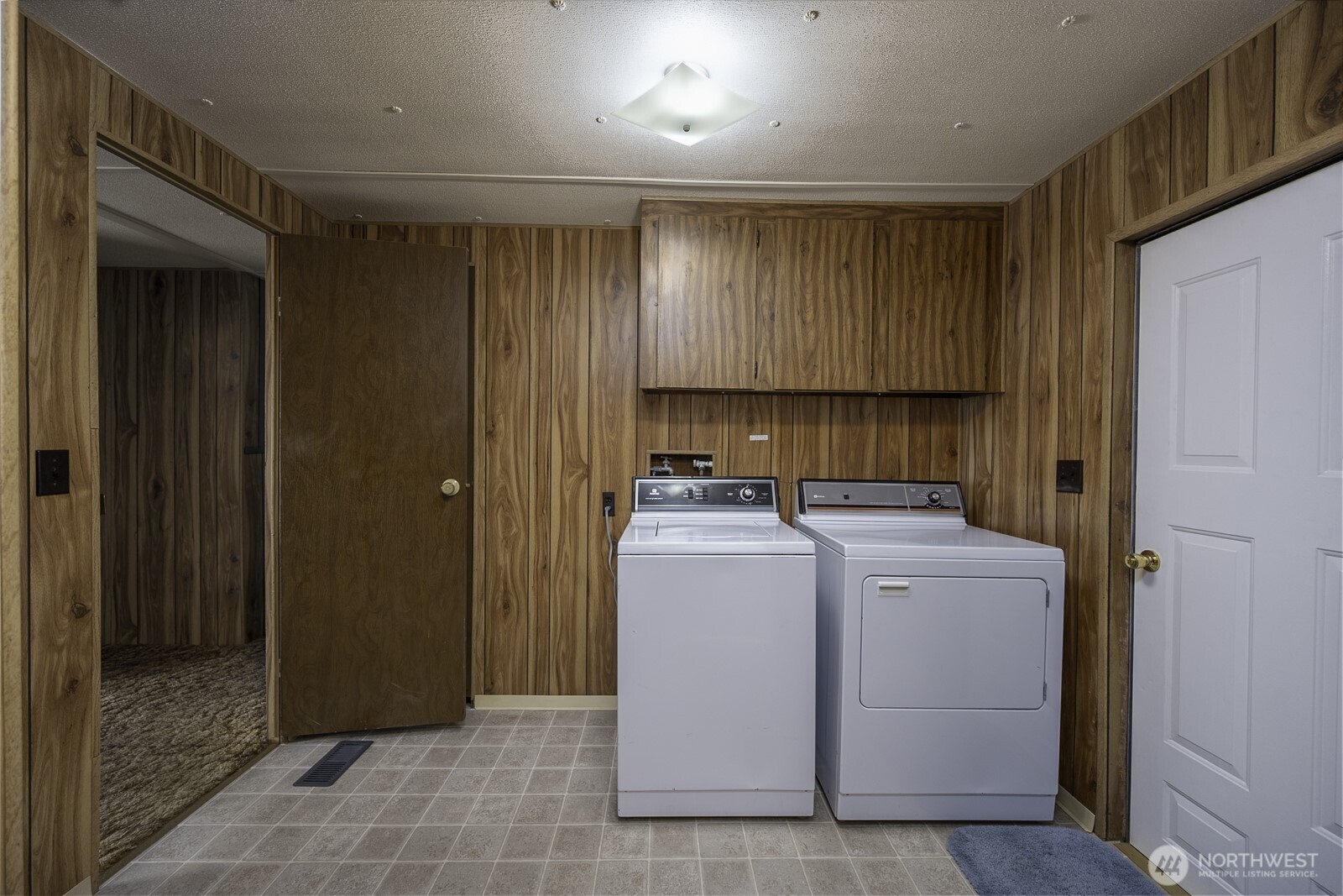 4934 Rd M Northeast Moses Lake, WA 98837 - Photo 28 of 34 a utility room with dryer and washer