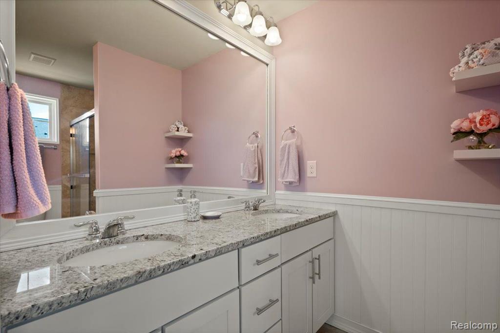 2754 Helmsdale Circle Rochester, MI 48307 - Photo 22 of 38 Gallery Image 22