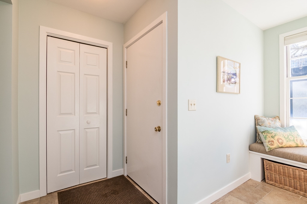 63 Amity Place, Unit 63 Amherst, MA 01002 - Photo 4 of 42