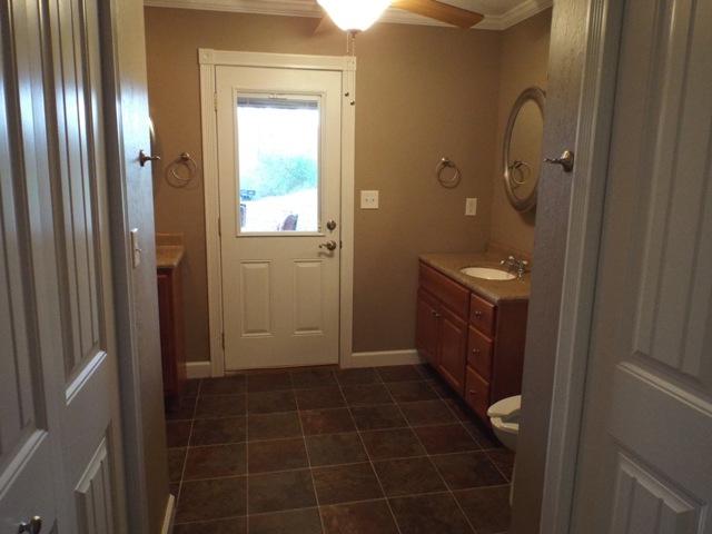 1129 Red Hill Valley Road Southeast, Unit 2 Cleveland, TN 37323 - Photo 29 of 41 1129 Red Hill DSCF2703 mstr bath