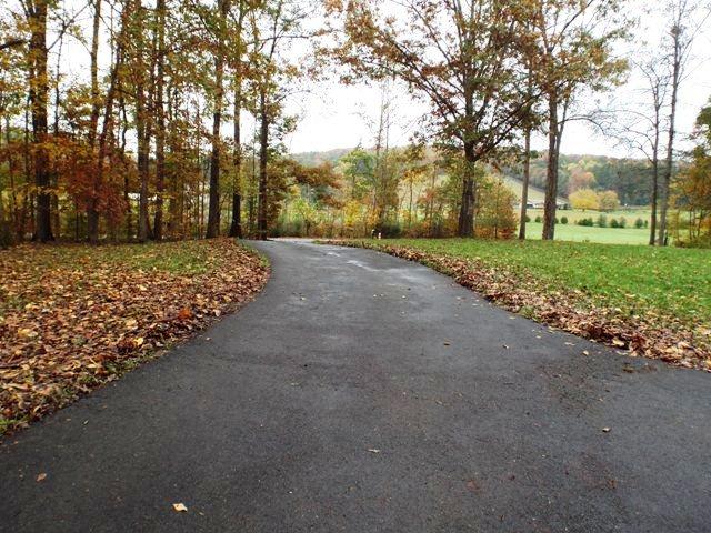 1129 Red Hill Valley Road Southeast, Unit 2 Cleveland, TN 37323 - Photo 5 of 41 1129 Red Hill DSCF2741 driveway