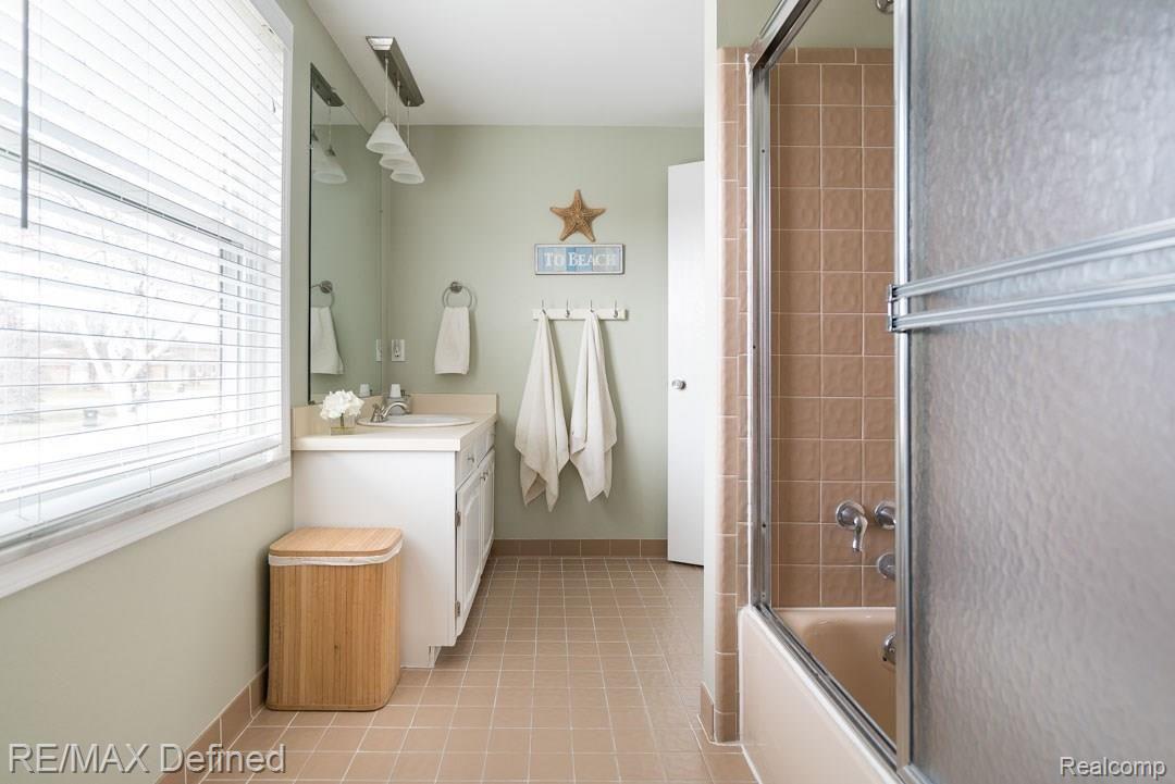 260 Coldiron Drive Rochester, MI 48307 - Photo 25 of 42 260-Coldiron-25.jpg