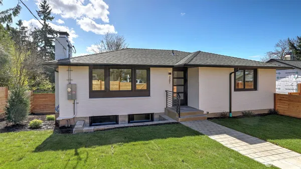 a front view of house with yard