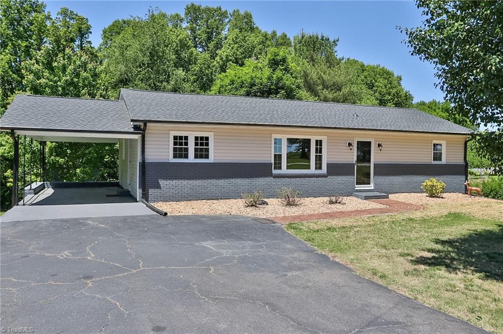 1279 Hoots Road Ronda, NC 28670 - Photo 2 of 45 Gallery Image 2