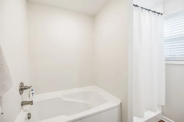 $337,500 | 6883 Us Highway East, Westmoreland, TN 37186