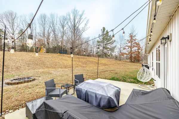 $337,500 | 6883 Us Highway East, Westmoreland, TN 37186