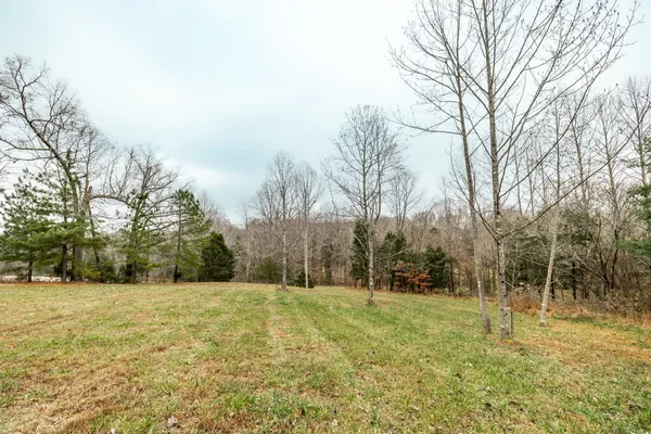 $337,500 | 6883 Us Highway East, Westmoreland, TN 37186
