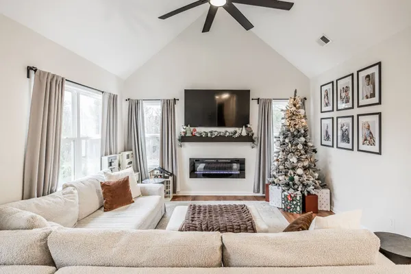 $337,500 | 6883 Us Highway East, Westmoreland, TN 37186