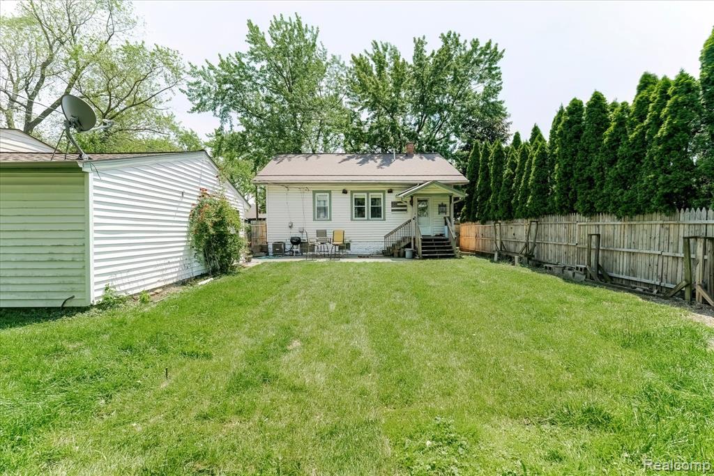 2210 Cambridge Road Berkley, MI 48072 - Photo 32 of 32