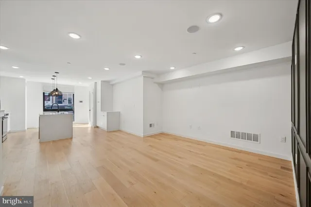 $3,299 | 871 North 20th Street, Unit 1, Philadelphia, PA 19130