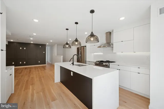 $3,299 | 871 North 20th Street, Unit 1, Philadelphia, PA 19130